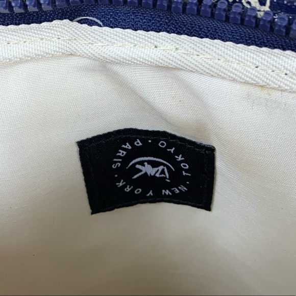 Zippered/Padded Tablet Case - Picture 4 of 5